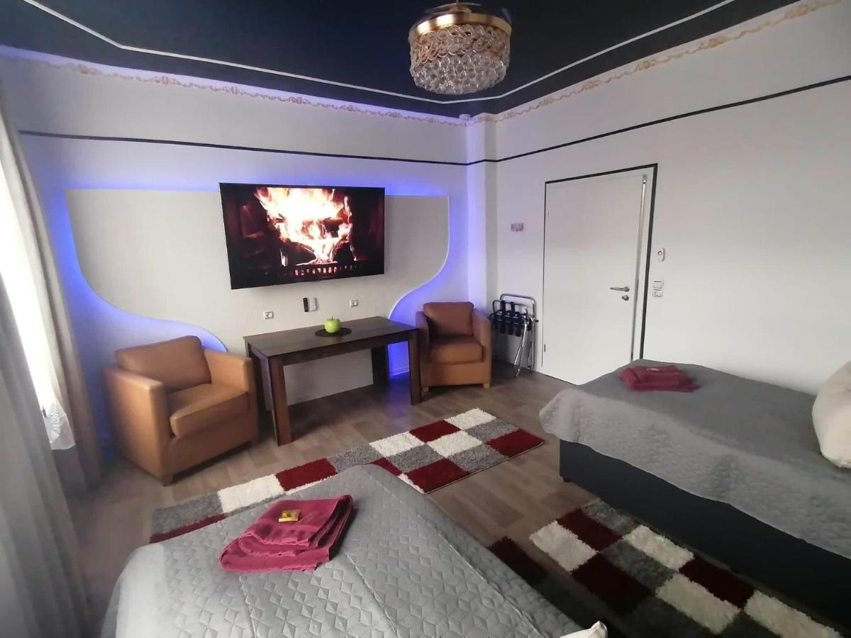 Gold Suite: Elbe Riverside Retreat with Netflix and E-Bike Station Wittenberge Exterior photo