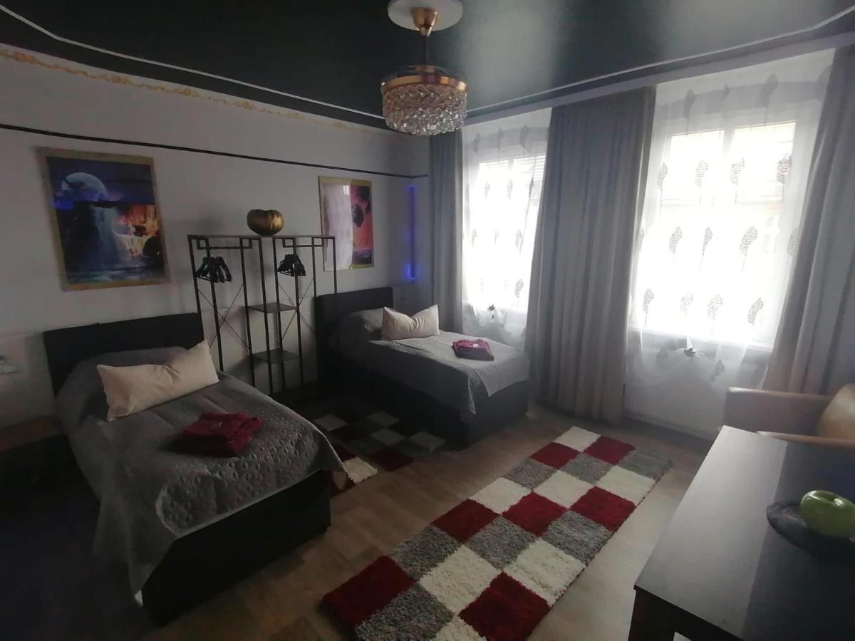 Gold Suite: Elbe Riverside Retreat with Netflix and E-Bike Station Wittenberge Exterior photo