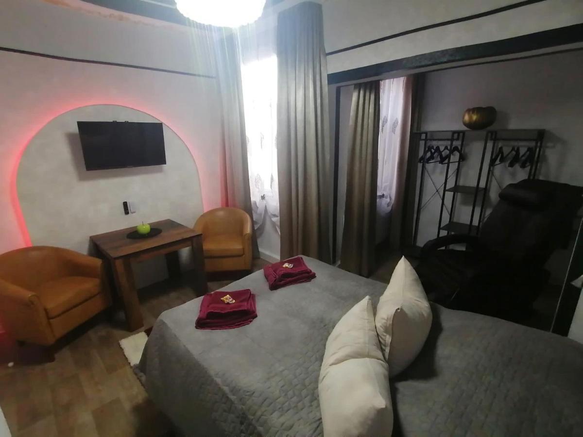 Gold Suite: Elbe Riverside Retreat with Netflix and E-Bike Station Wittenberge Exterior photo