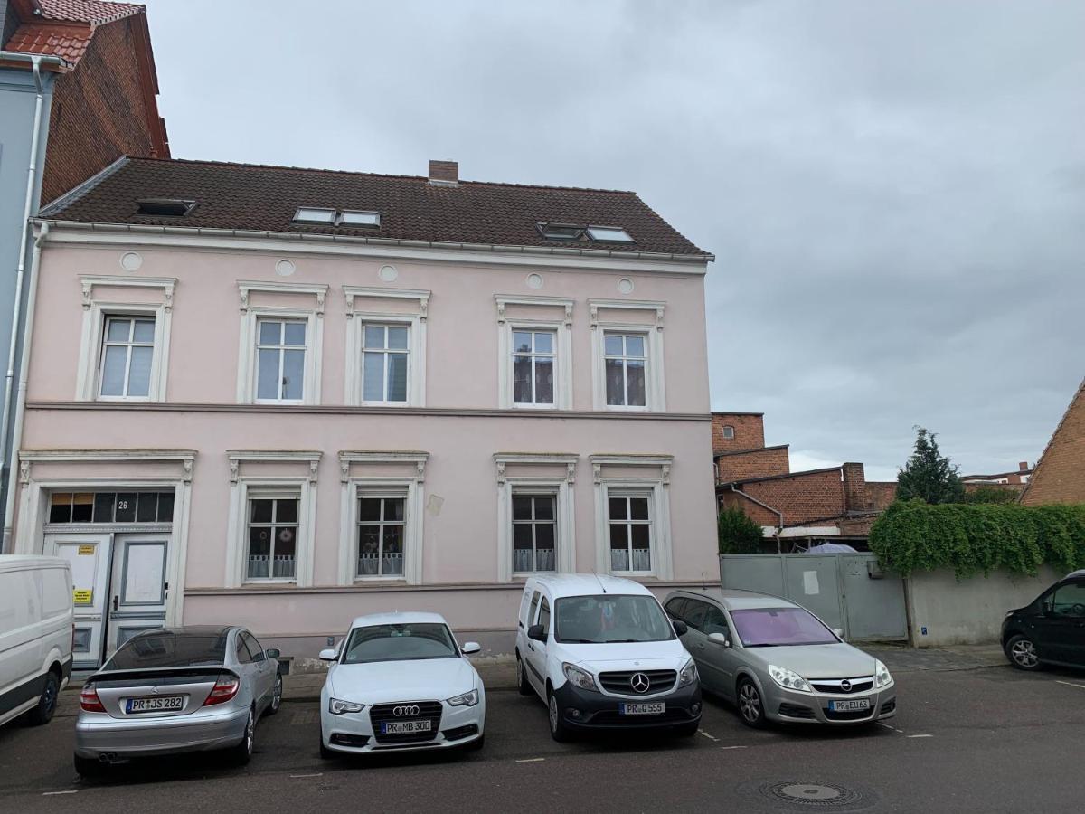 Gold Suite: Elbe Riverside Retreat with Netflix and E-Bike Station Wittenberge Exterior photo